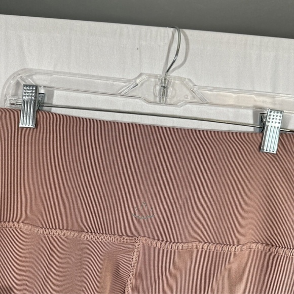NWT $68 Beyond Yoga [ XL ] Heather Rib High Rise Biker‎ Short in Mauve - Picture 7 of 14
